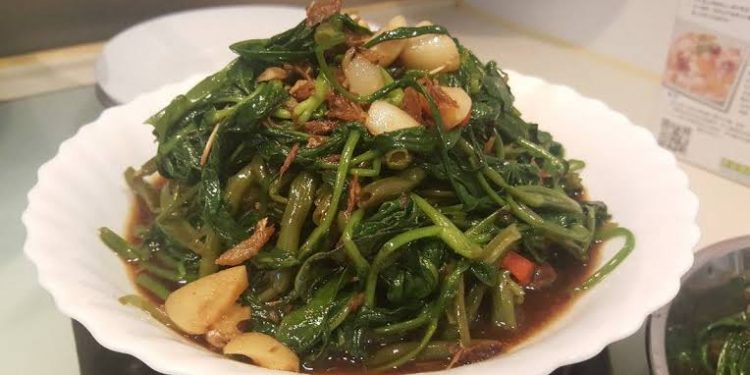 Sedap Banget, Ini Resep Tumis Kangkung Ikan Asin Sederhana