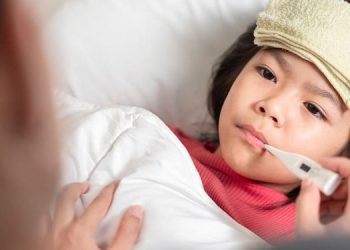 Cara Kompres yang Benar untuk Mengatasi Demam pada Anak