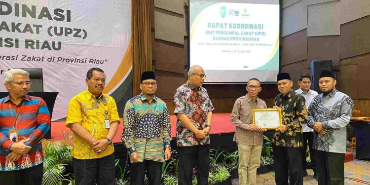 Mitra Pendukung Payroll System, BRK Syariah Terima Penghargaan dair Baznas Riau