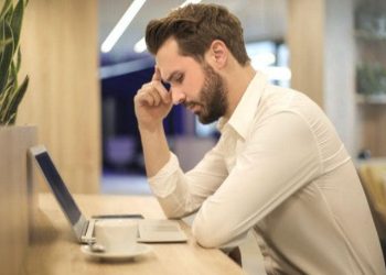 Hipnoterapi ala Dewi Hughes: Mengubah Pikiran, Menyembuhkan Tubuh