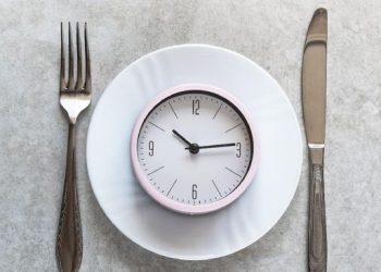 Ingin Coba Intermittent Fasting? Ini Aturan Aman untuk Pemula