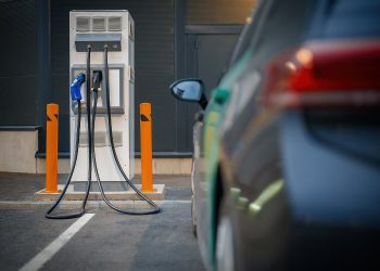 Mobil Listrik Jadi Armada Ojek Online, Hemat Biaya dan Ramah Lingkungan