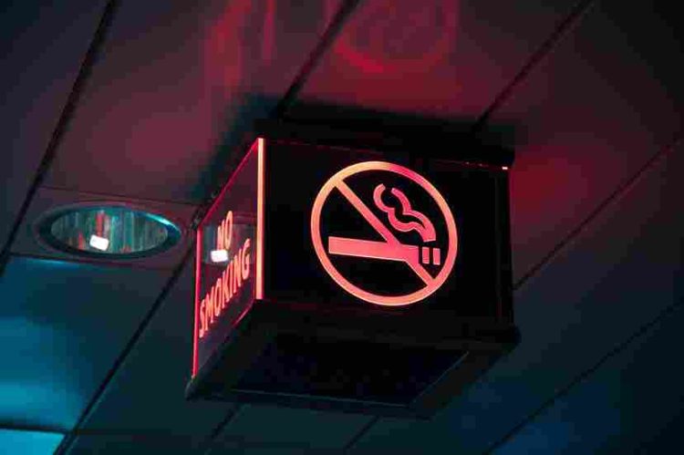 Vietnam Perketat Sanksi Rokok Elektronik hingga Vape, Denda Mencapai Puluhan Juta Dong