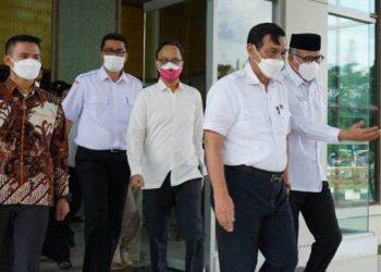 Gubernur Aceh Nova Iriansyah Sambut Menko Maritim dan Investasi di Bandara SIM
