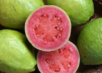 7 Buah Tinggi Serat Ini Bisa Bantu Turunkan Berat Badan