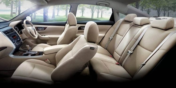 Cara Mudah Hilangkan Bau Tak Sedap di Dalam Mobil