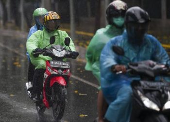 Memasuki Musim Penghujan, Ini Tips Memilih Jas Hujan yang Tepat