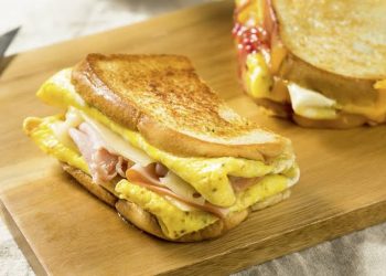 Cocok Buat Sarapan, Inilah Resep Roti Telur Keju Panggang