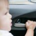 Ini Bahayanya Meninggalkan Anak Sendirian di Mobil