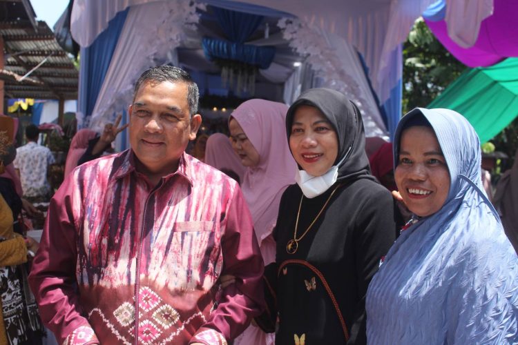 Menghadiri Pesta Pernikahan, Ini Kata Warga Tentang Sosok Istri Wakil Gubernur Riau