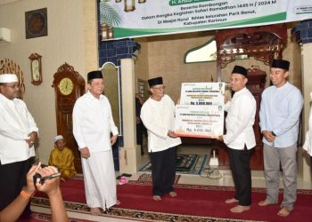 Kunker ke Karimun, Direksi BRK Syariah Lanjutkan Safari Ramadan Bersama Pemprov Kepri dan Berikan Bantuan CSR