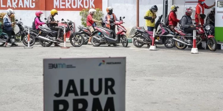 Ekonom prediksi ada penyesuaian subsidi BBM dampak konflik Iran-Israel