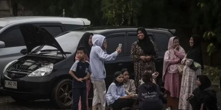 Pemudik disarankan istirahat 15-20 menit untuk cegah statis tubuh