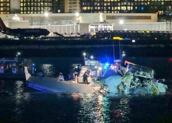 Tabrakan Maut Pesawat Penumpang dan Black Hawk di AS, Tak Ada yang Selamat