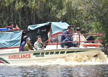Program CSR BRK Syariah Bengkalis Berikan Bantuan Ambulan Speedboat Daerah Terisolir Diserahkan Langsung oleh Wabup Bengkalis