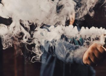 Bagi Kamu yang Menganggap Vape Lebih Aman dari Rokok Konvensional, Ini Kata Dokter Tirta