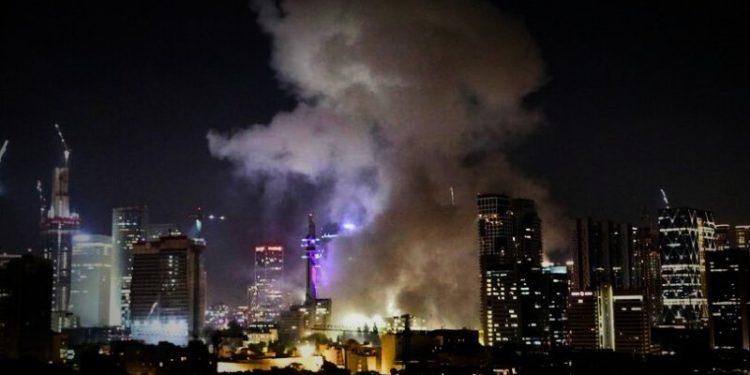 Iran Tolak Negosiasi Gencatan Senjata dan Siap Perang Habis-habisan dengan Israel