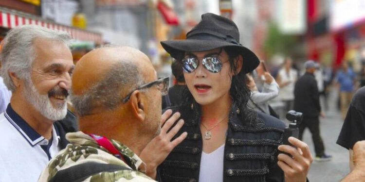 Bagaimana Michael Jackton — “Kembaran” Michael Jackson Asal Jepang Ini — Terlibat dalam Masalah di Negeri Sakura?