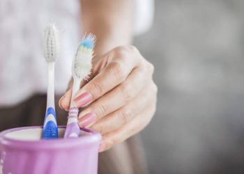 Cara Memilih Sikat Gigi yang Tepat agar Gigi Tetap Sehat dan Putih