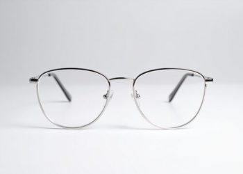 Tips Memilih Kacamata Sesuai Bentuk Wajah Agar Tampil Lebih Stylish