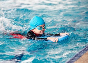 Cara Mudah Belajar Berenang: Teknik Pernafasan dan Gerakan Dasar