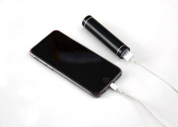 Berapa Persen Sebaiknya Cas HP? Begini Penjelasan Ahli