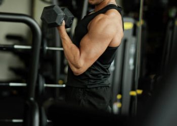 Mengapa Massa Otot Menurun di Usia 40-an dan Bagaimana Mengatasinya