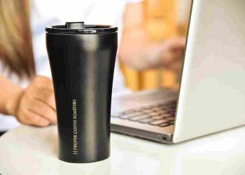 Tumbler Stainless vs Plastik: Mana yang Lebih Baik?