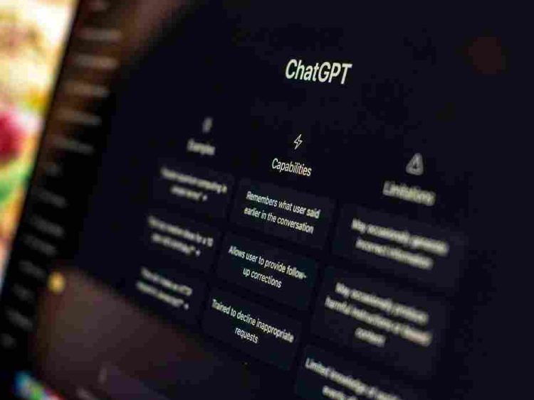Agar Teknologi Tak Mengambil Peran Keluarga: Tips Harmonis di Era ChatGPT