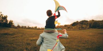 Agar Teknologi Tak Mengambil Peran Keluarga: Tips Harmonis di Era ChatGPT