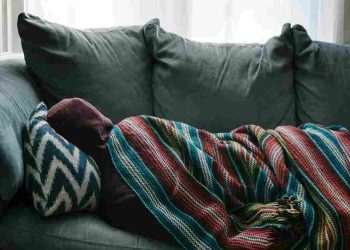 10 Daun Penurun Demam yang Mudah Ditemukan dan Aman Digunakan