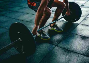 Squat dan Lunges: Latihan Sederhana yang Efektif Melatih Otot dan Tulang