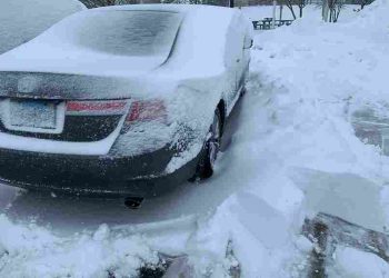 Badai Salju Hebat Ganggu Perjalanan Liburan di AS, Ribuan Penerbangan Dibatalkan dan Ditunda