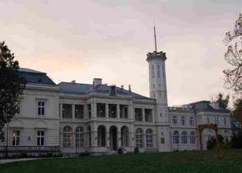 Upacara Kehormatan di Élysée Warnai Kunjungan Resmi Prabowo ke Prancis