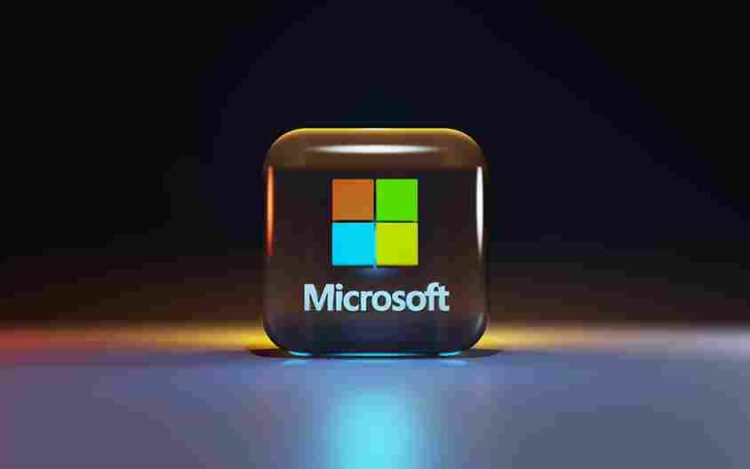 Energi Hijau untuk Data Center, Microsoft Gandeng PLN Bangun PLTS 200 MW