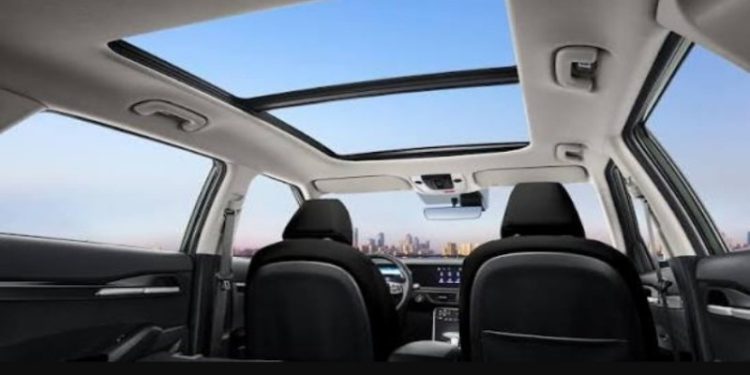 4 Mobil Panoramic Sunroof di Bawah Rp500 Juta, dari MPV hingga Crossover